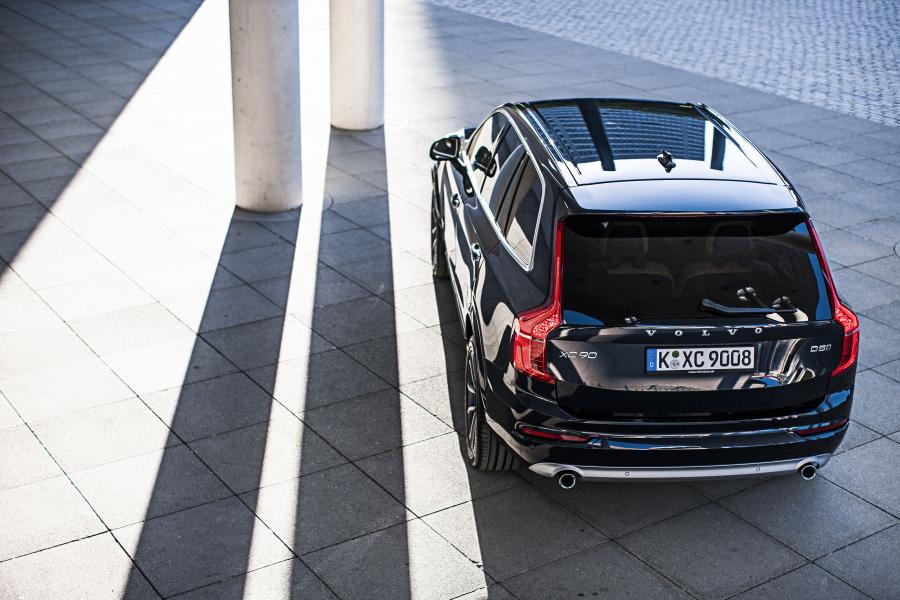  Volvo XC90 D5 Momentum 2015 года  (фото 20 из 26)